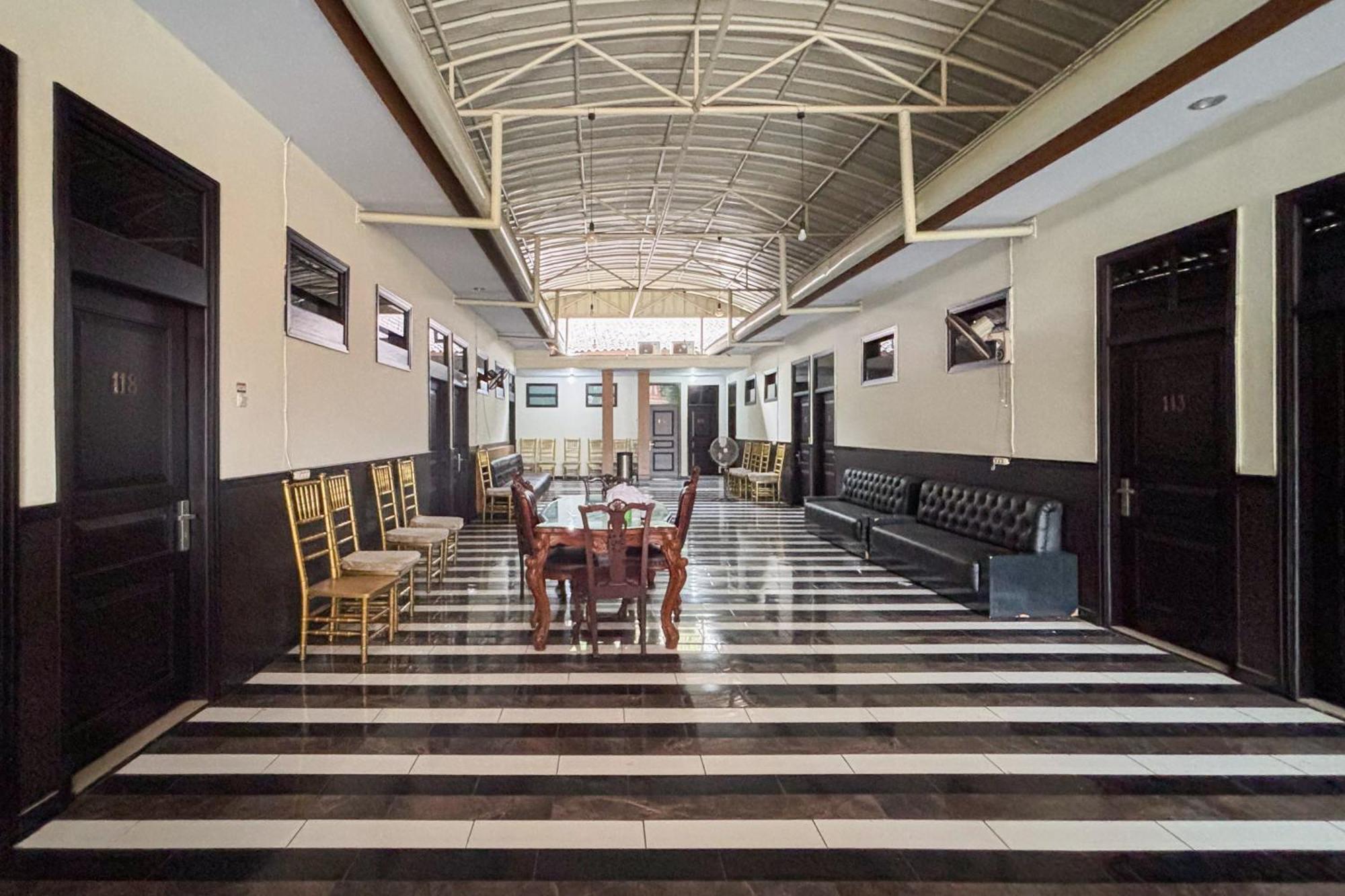 Urbanview Alfiya Hotel Lampung 班达楠榜 外观 照片