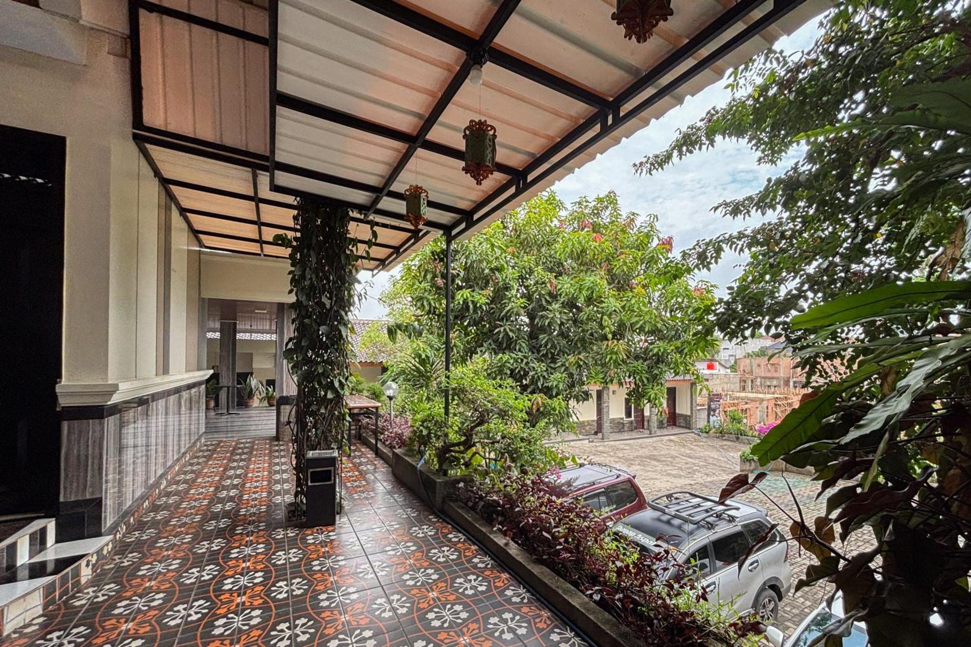 Urbanview Alfiya Hotel Lampung 班达楠榜 外观 照片