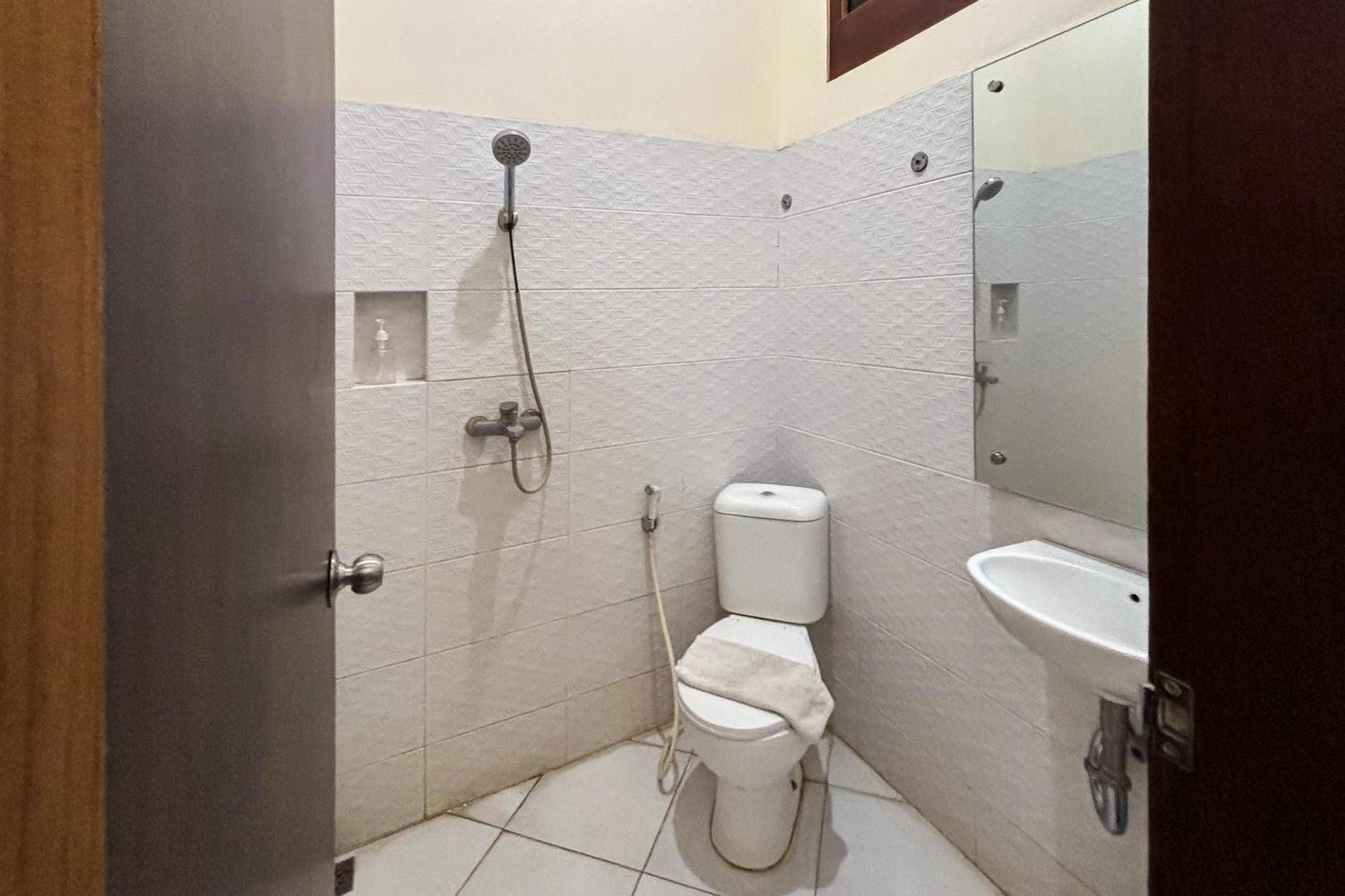 Urbanview Alfiya Hotel Lampung 班达楠榜 外观 照片