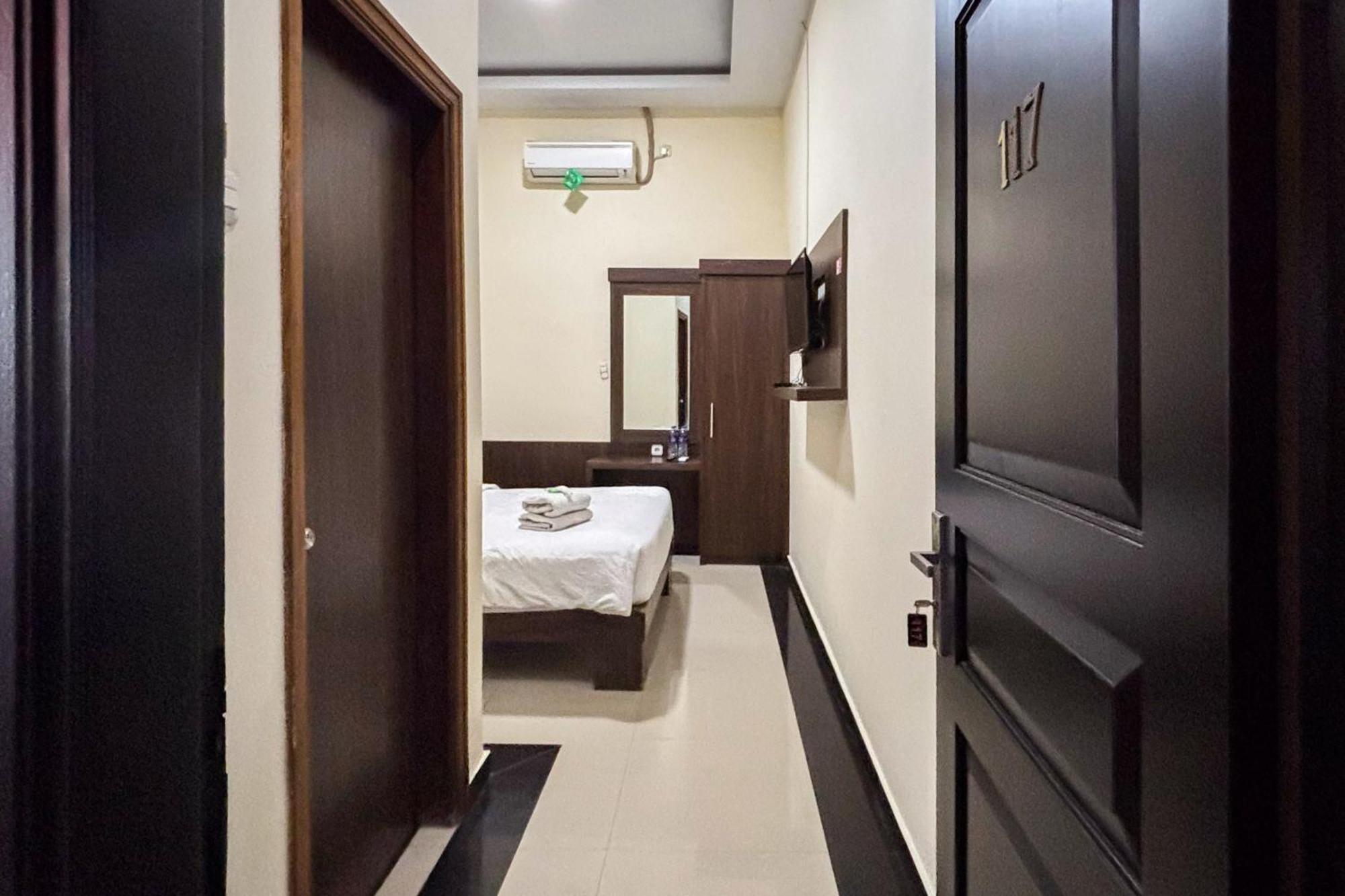 Urbanview Alfiya Hotel Lampung 班达楠榜 外观 照片