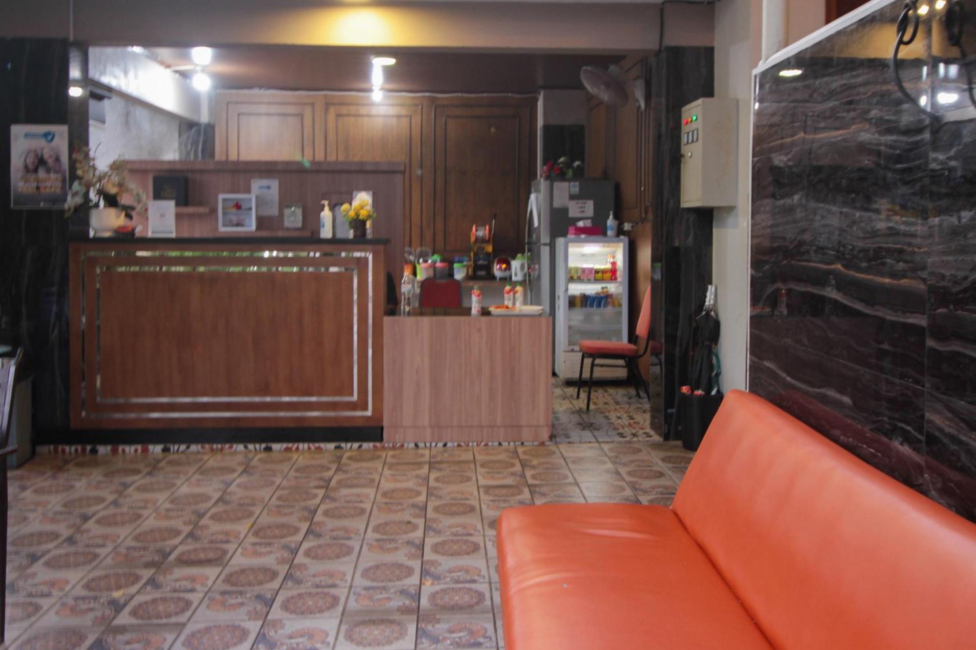Urbanview Alfiya Hotel Lampung 班达楠榜 外观 照片
